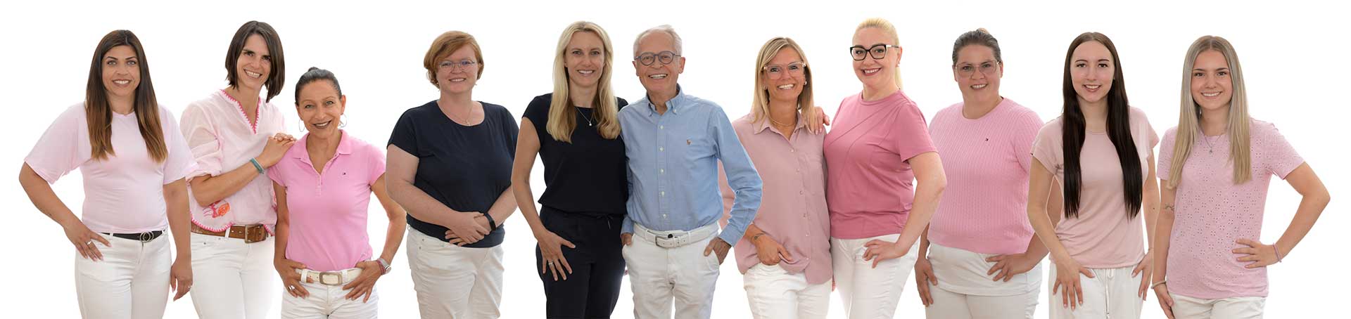 Foto zeigt das gesamte Praxisteam